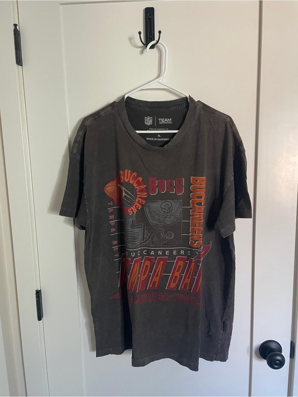 Abercrombie & Fitch NFL Tampa Bay Buccaneers Graphic Tee XL